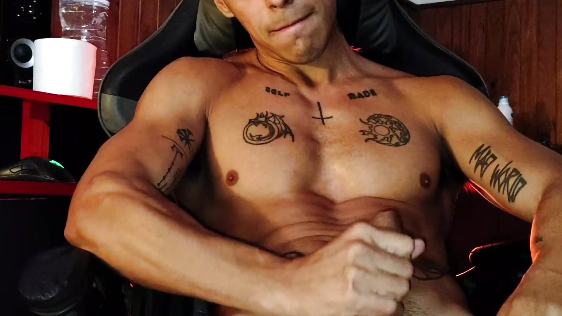 Jerking off - βίντεο μοντέλου tattoosycafe