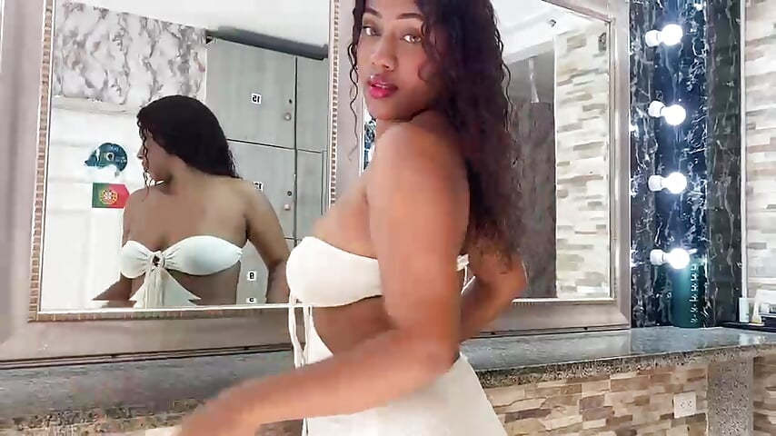 Today I feel extremely horny 🥵✨ - video by ELENAMILLER_ cam model