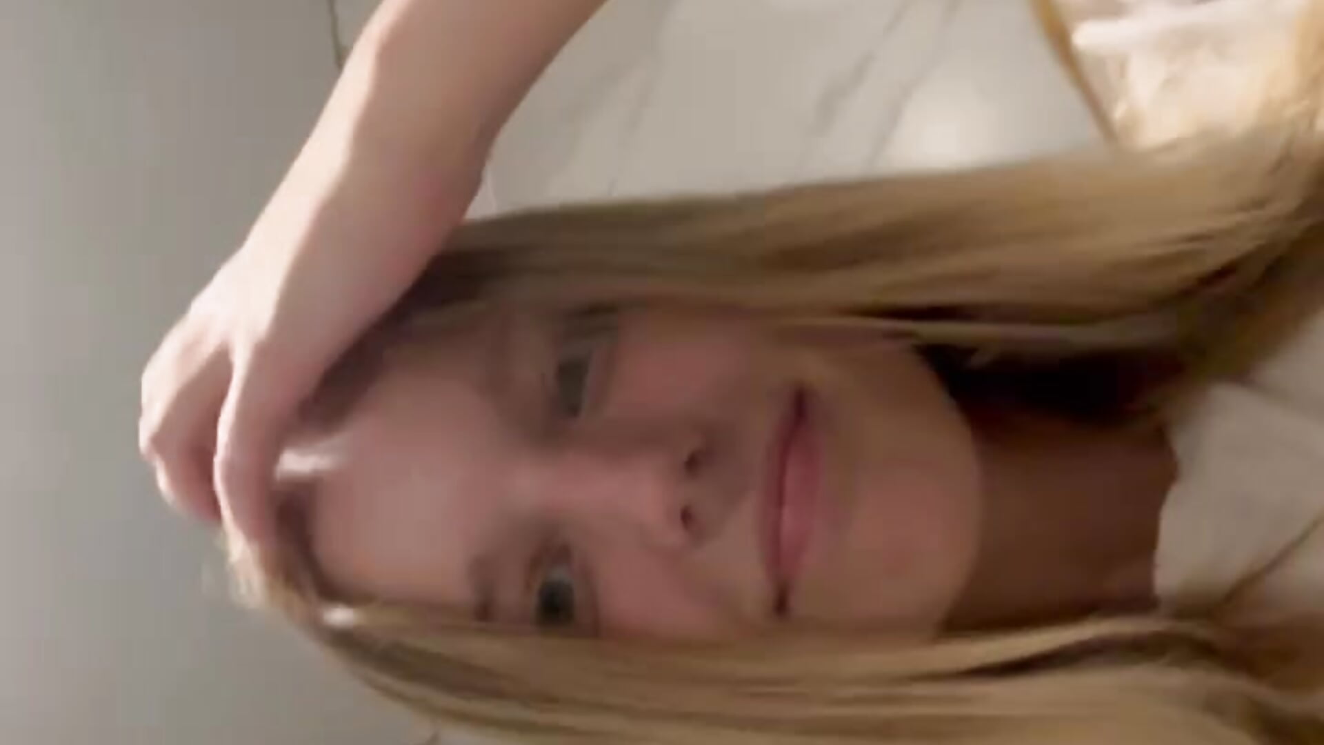 hello! it's me - video van ChristeenScarr cam-model