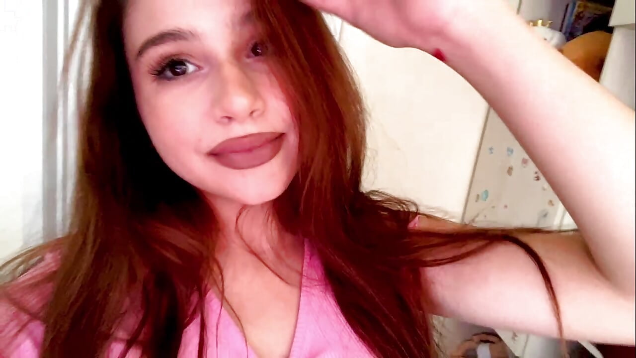 Hey hey 🌸 - video di RossieKinnie modella di cam