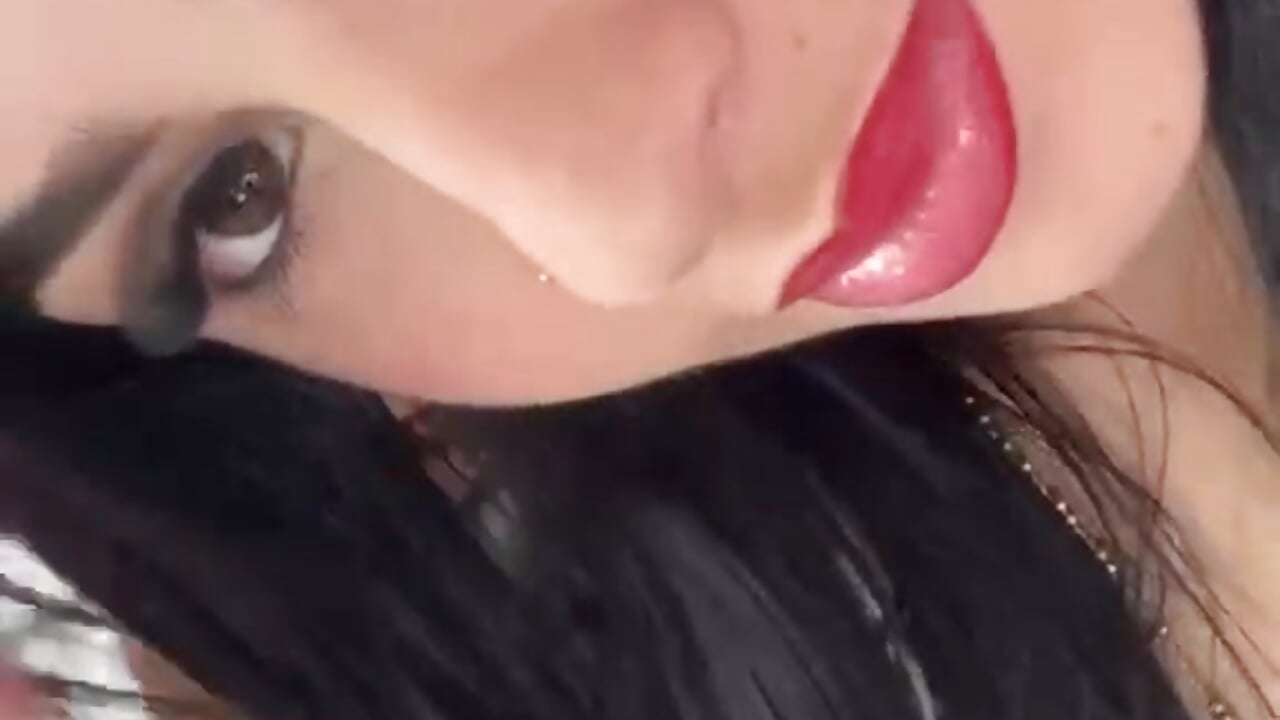 🥰 - วิดีโอโดย Kylie_Dessire โมเดลแคม