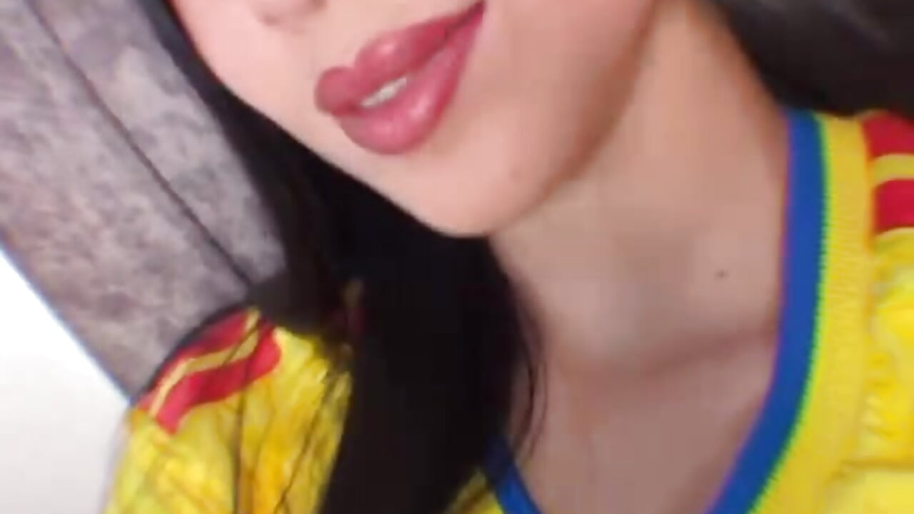 Mood colombia😘 - วิดีโอโดย Kylie_Dessire โมเดลแคม
