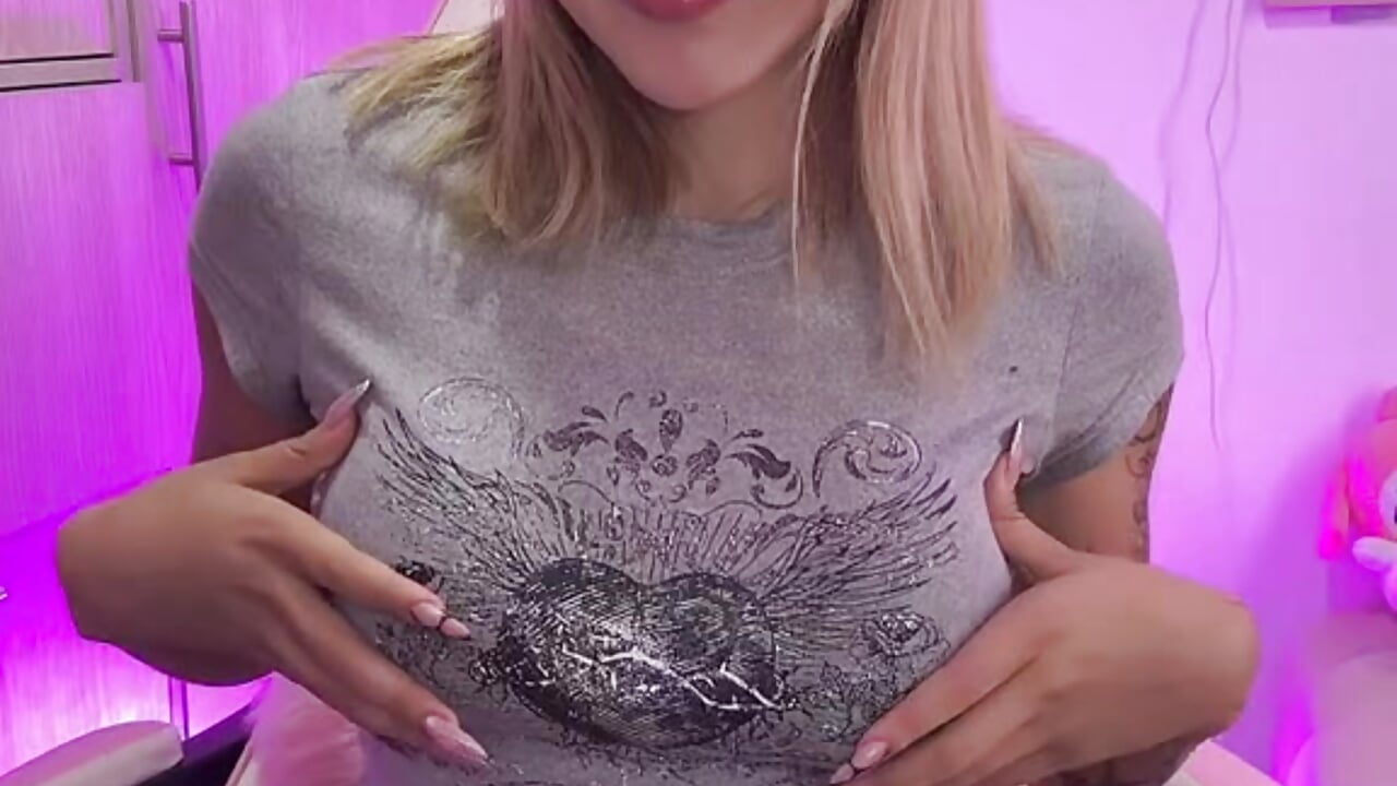 👅 — filmik Doll_liaa, modela(-lki) na kamerkach