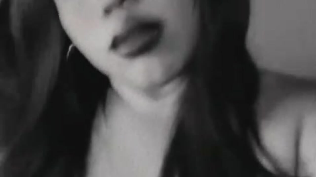 kiss - video oleh Nayara_05 kamera model