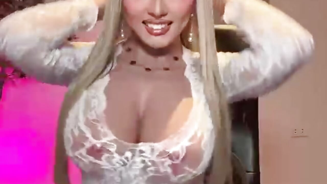 MsMollyMercer – popularni video modela na kameri 6929