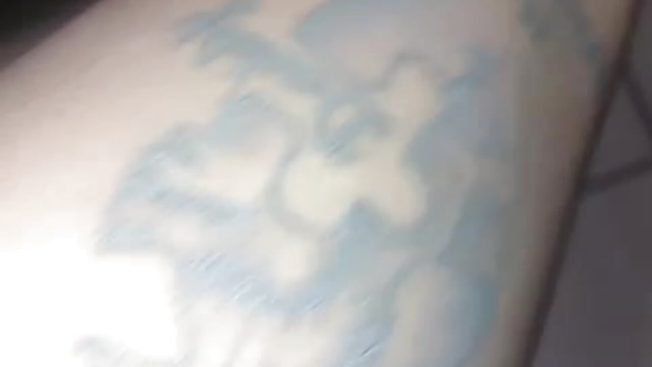 7493
