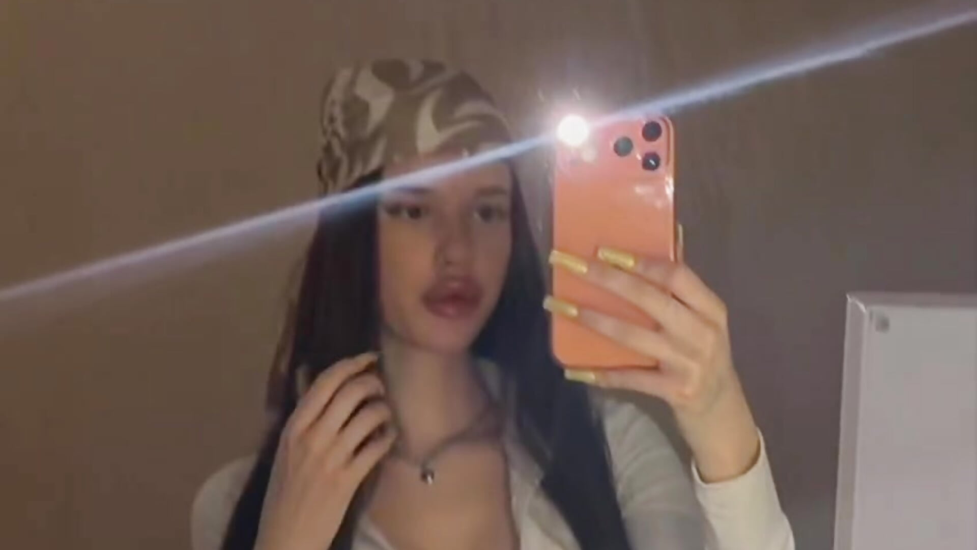 Anna – video af SilkDuo cam-model