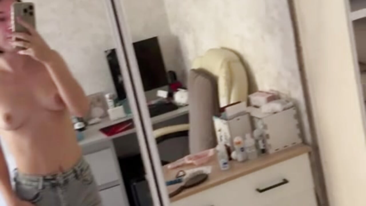 TOPLESS - vidéo du modèle de showcams MaliaLur