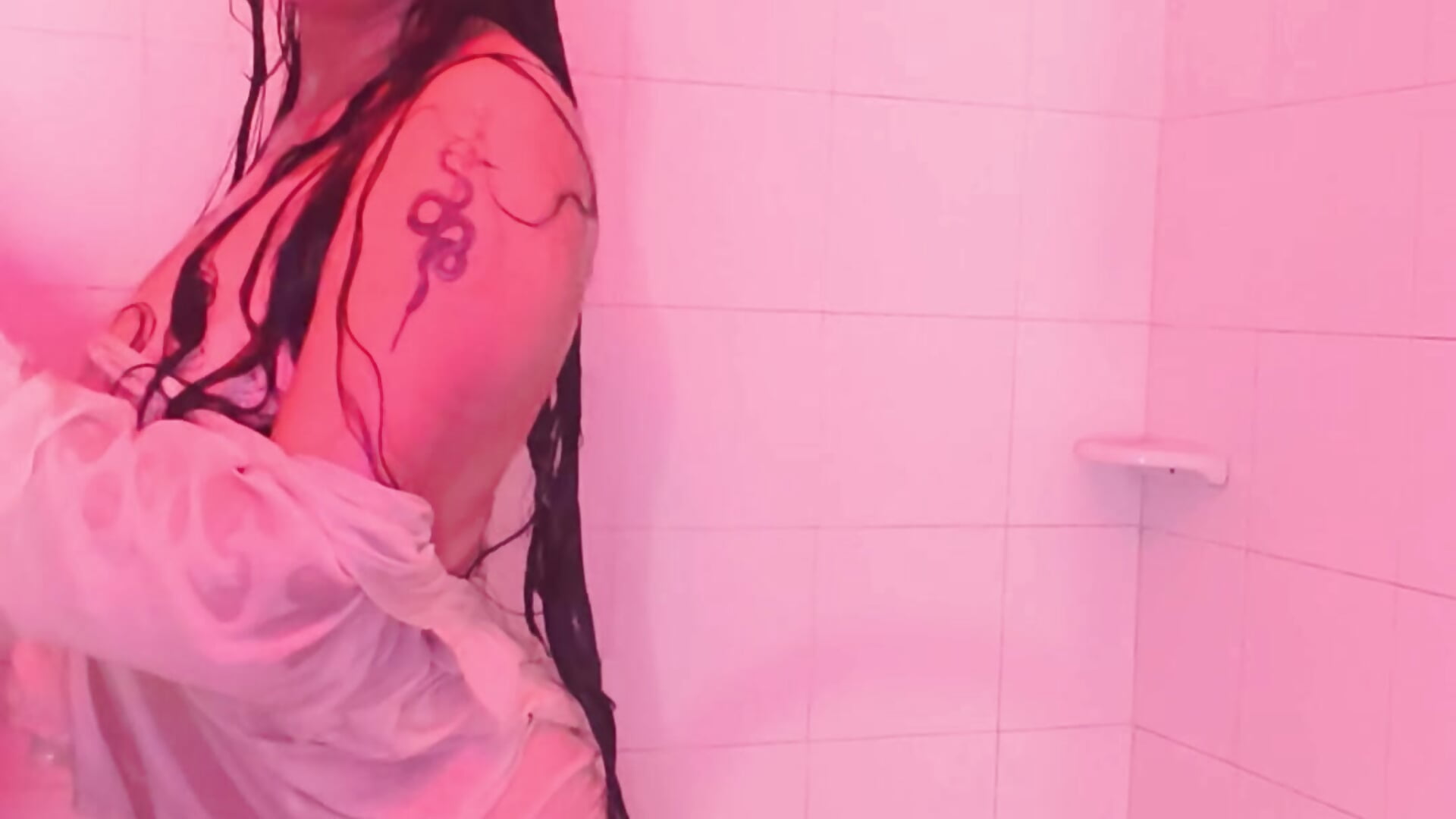Una ducha bien caliente ♨️😏 - Video von Karina_moon_x Cam-Model