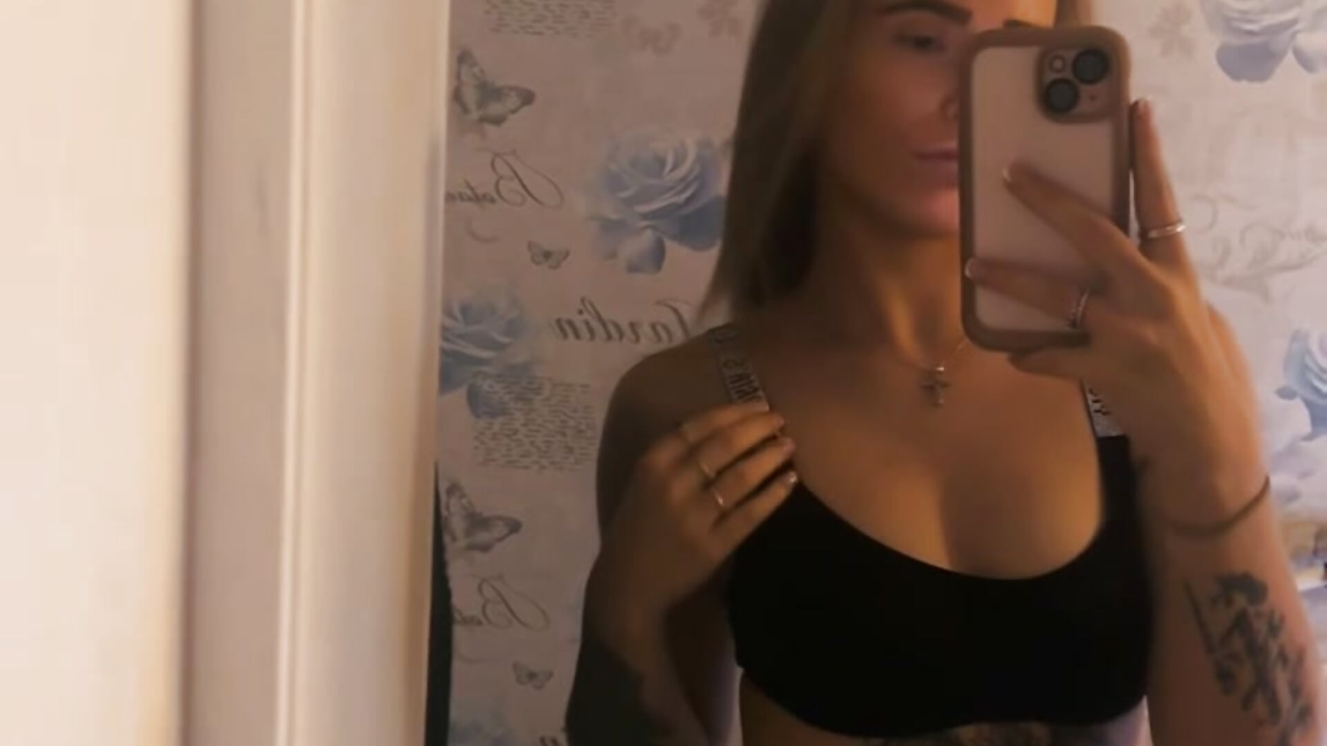 Just a little trouble🖤 - video di Arabellapeachx modella di cam