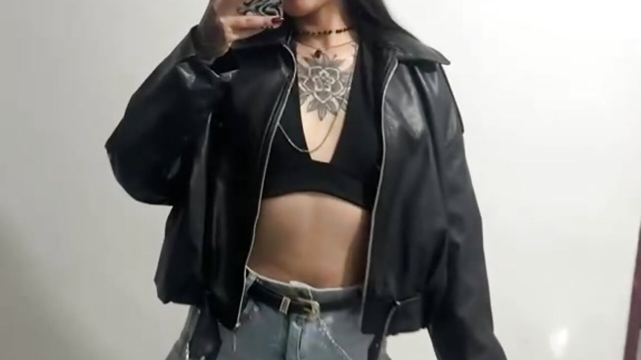 sexy outfit — filmik valkyrie_moon, modela(-lki) na kamerkach