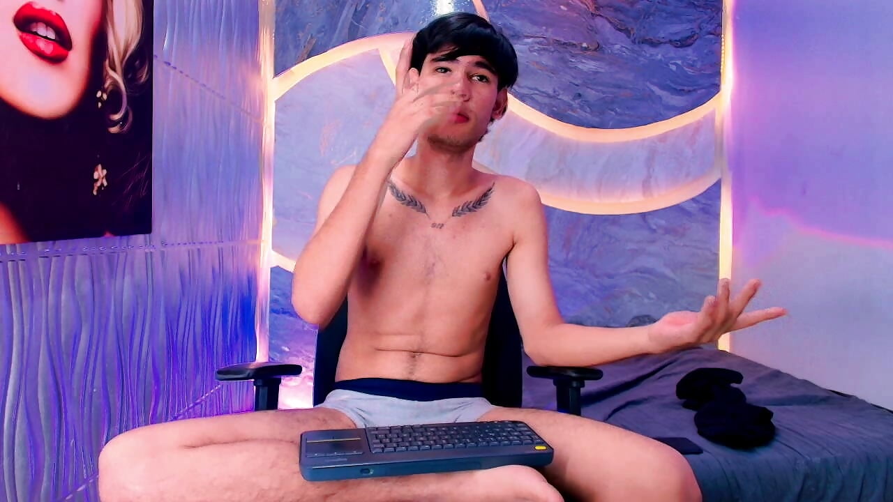 Tyler_schoby adlı kamer modelinin viral videoları:  6155