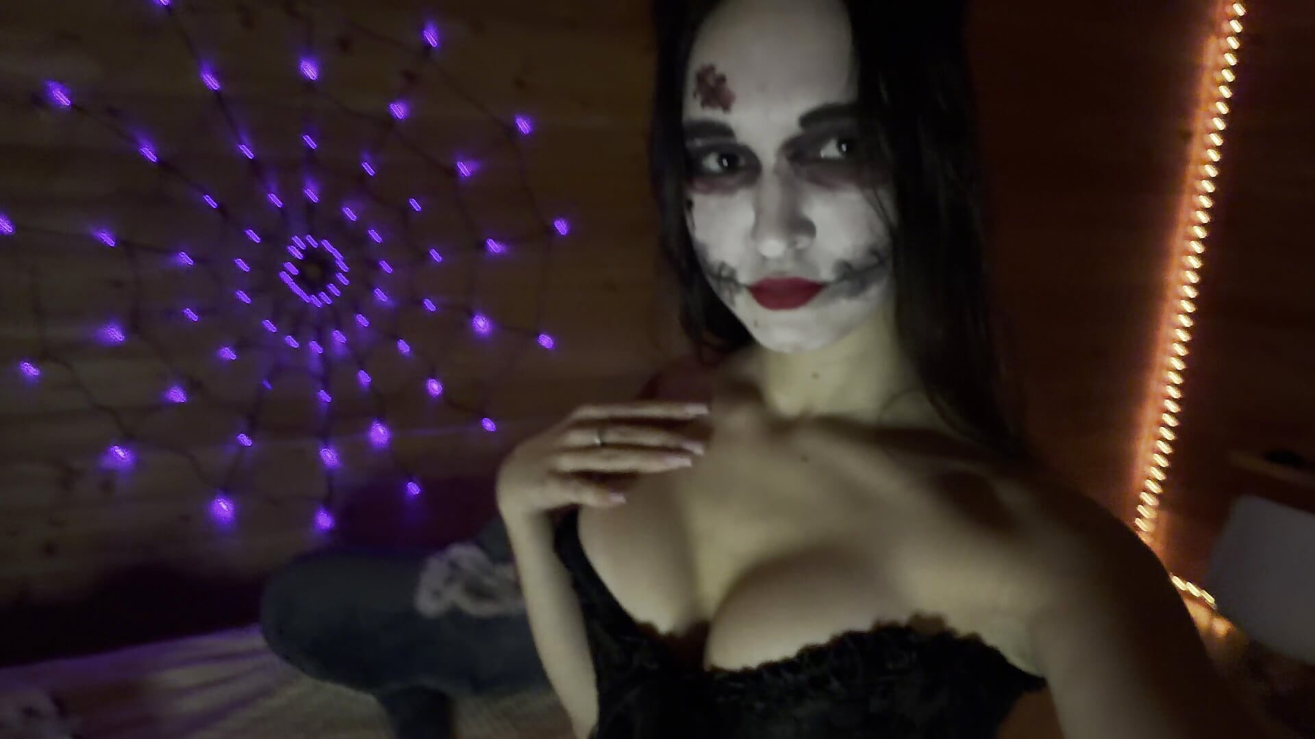 Trick or treat, cutie? 🎃🖤 – EvenSibilant videója