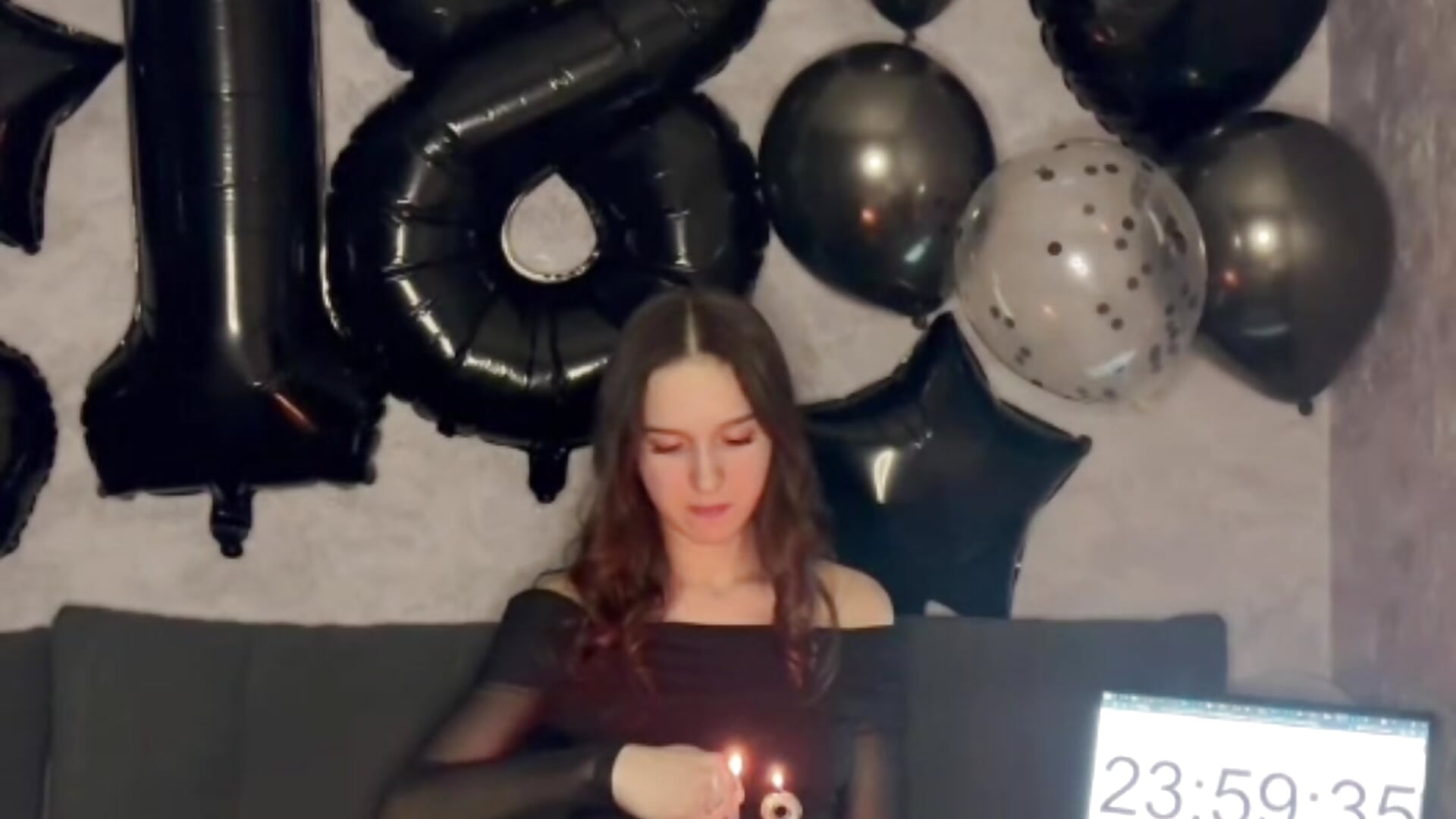 ♥ - Vídeo de EvenSibilant, modelo de vídeos