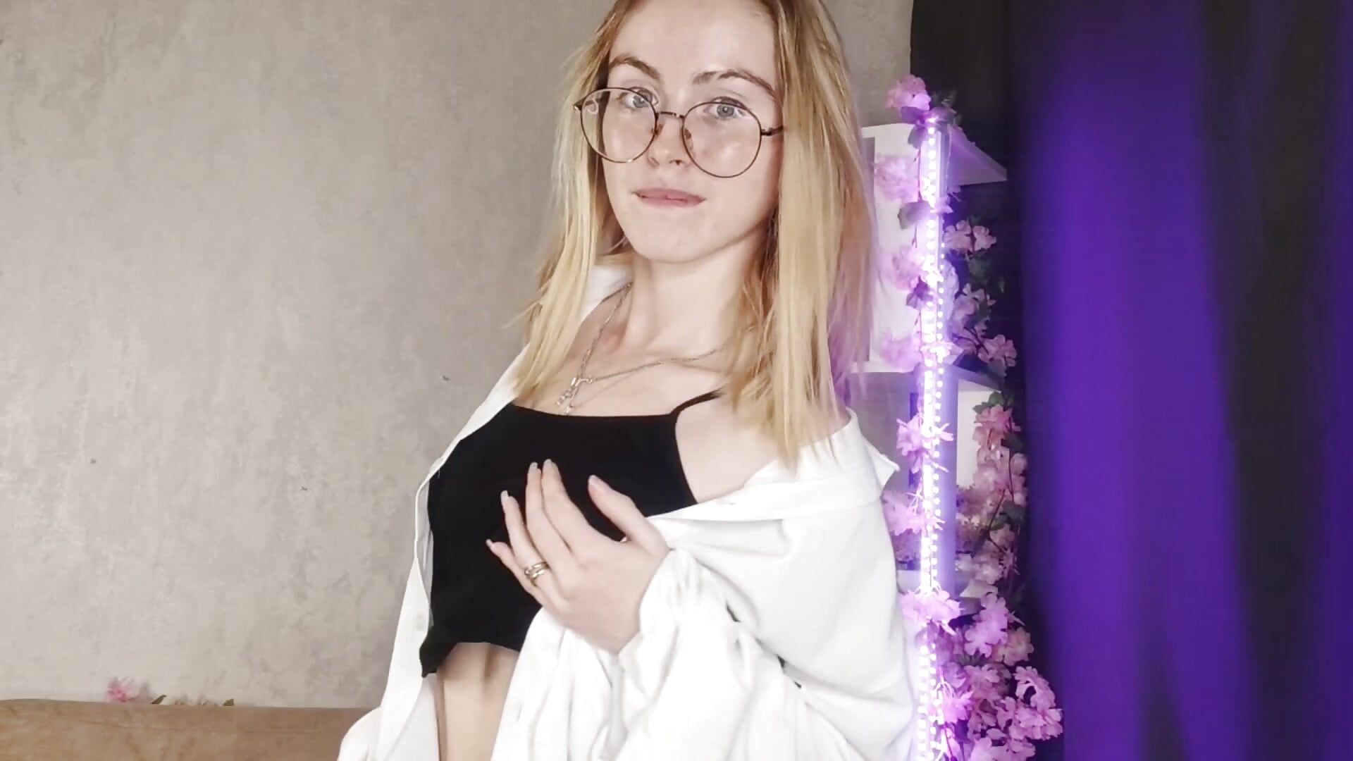 Softcore Sweetie - video by BrandonWeck cam model