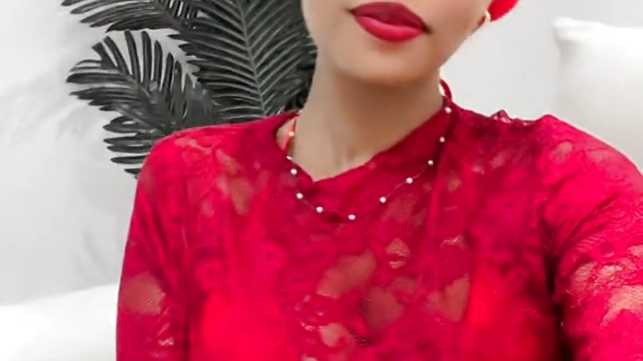Feeling bold in red today 📌 - video van Isabel270m cam-model