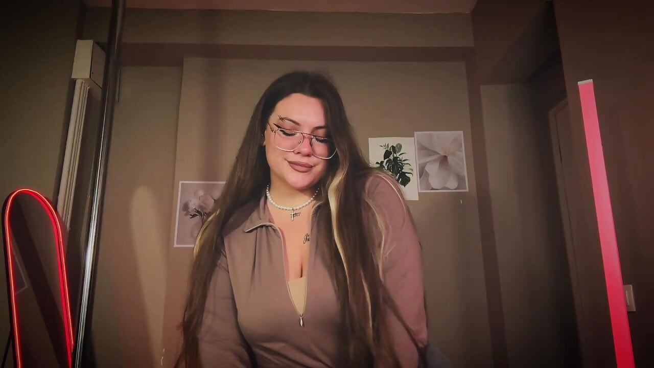 Beauty in business - video by MiraTorson cam model