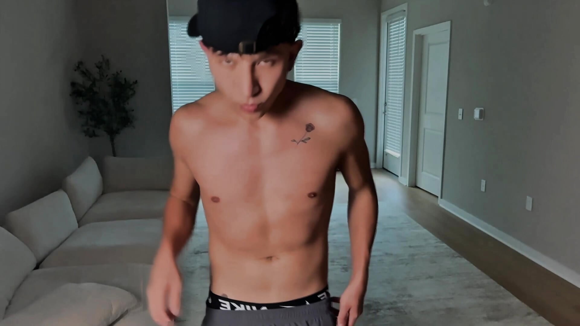 Some flexing 🫠 - video av Valentino_TussoJS cam model