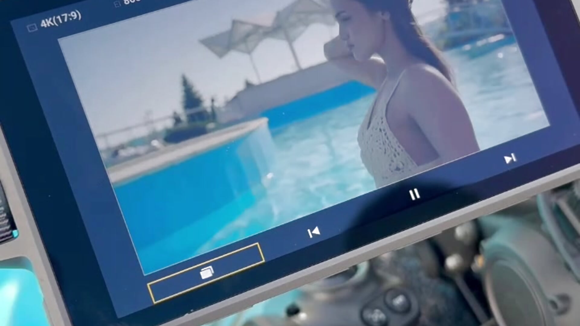 Near to Pool - Vídeo de Mitheaa, modelo de vídeos