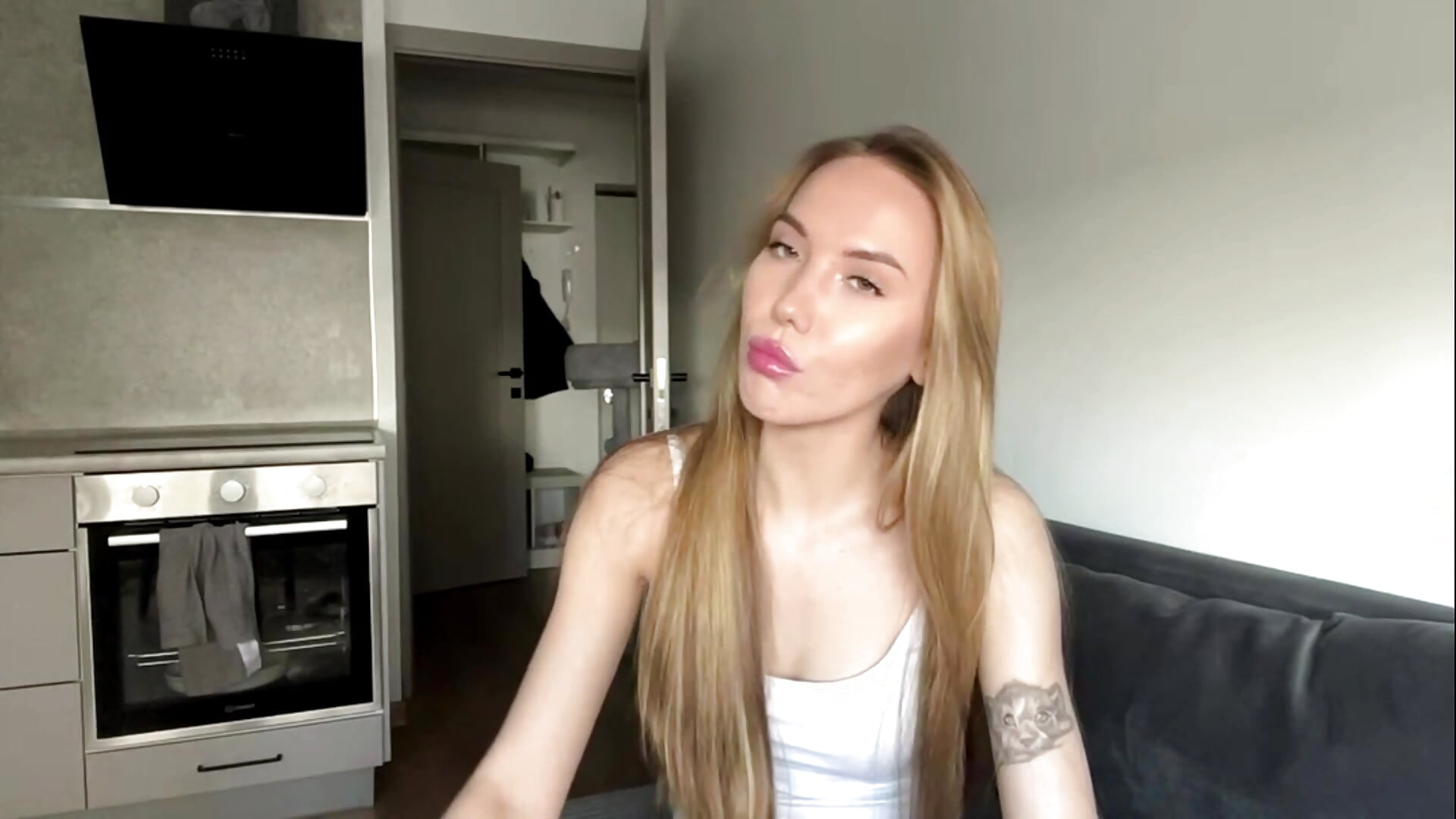 do you like blondes? - Vídeo de AdahThomasson, modelo de vídeos