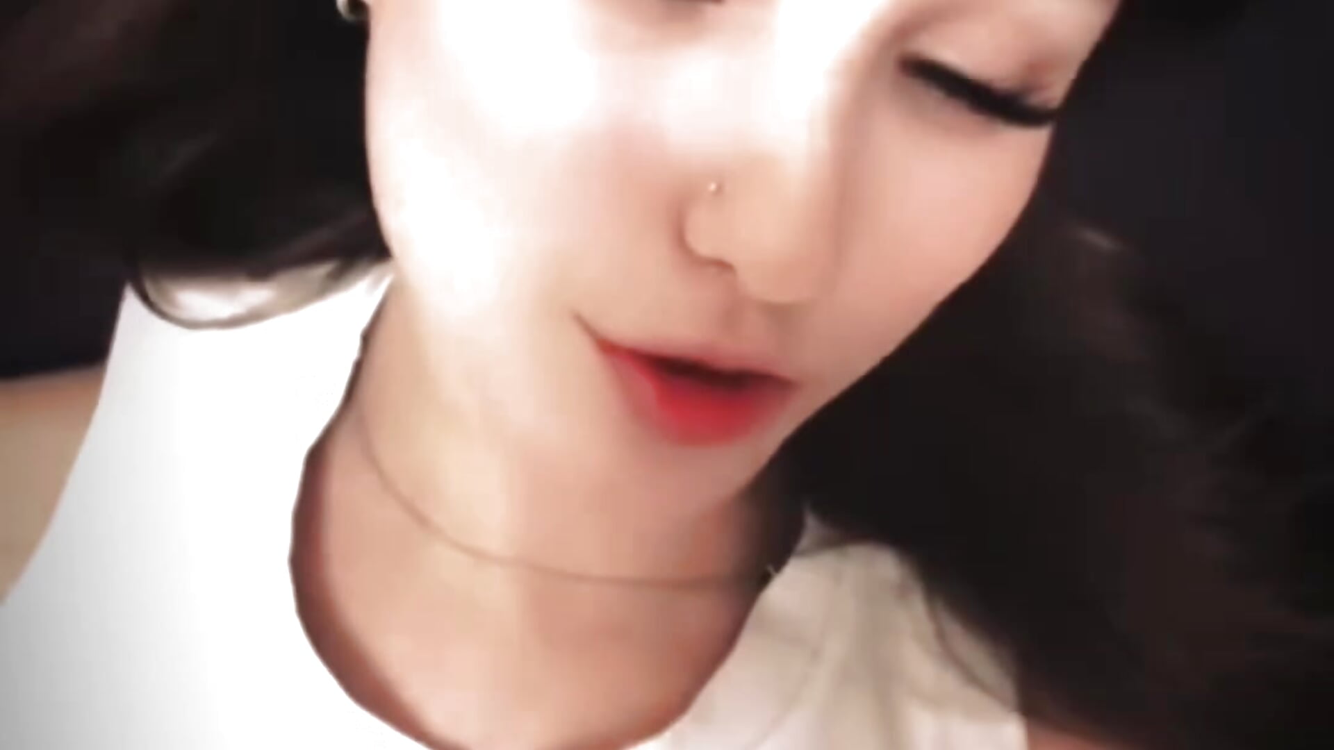 Just me 🌸 - vídeo de Happy_Whisper modelo de câmara