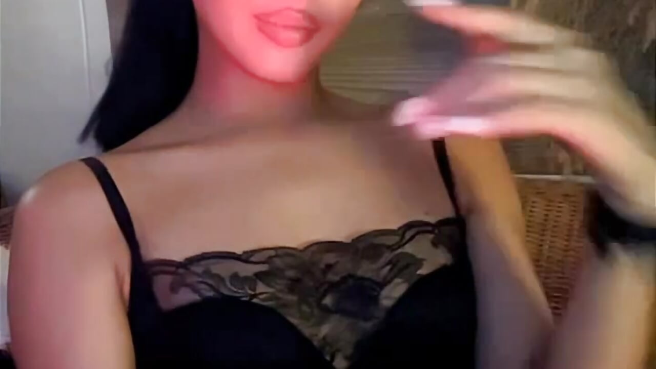 👸🏻 - video by CubanaDanger