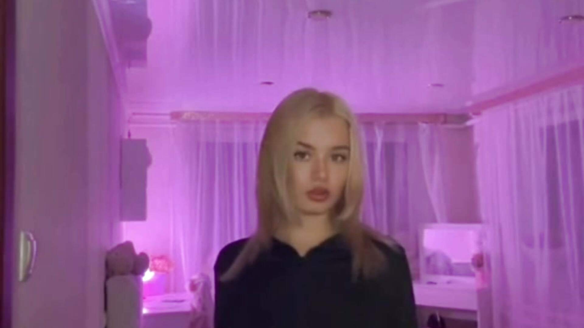 You Love Me? 💕 - video di Kaderii1 modella di cam