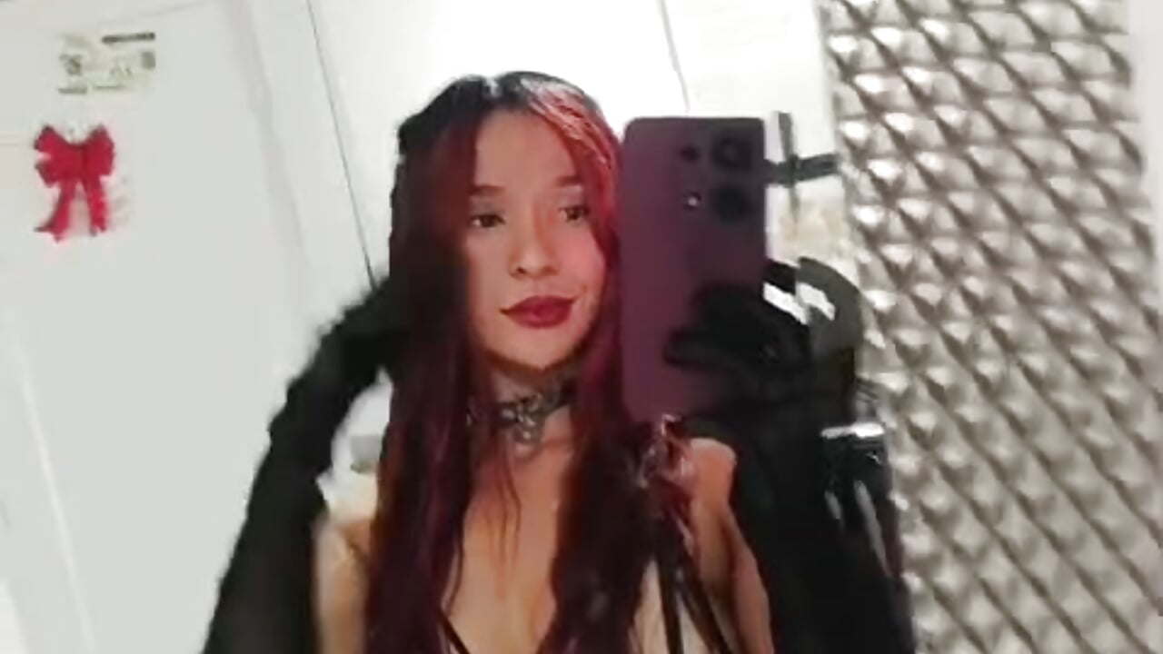 Just me - video Alicia_Rose_ kameramallilta