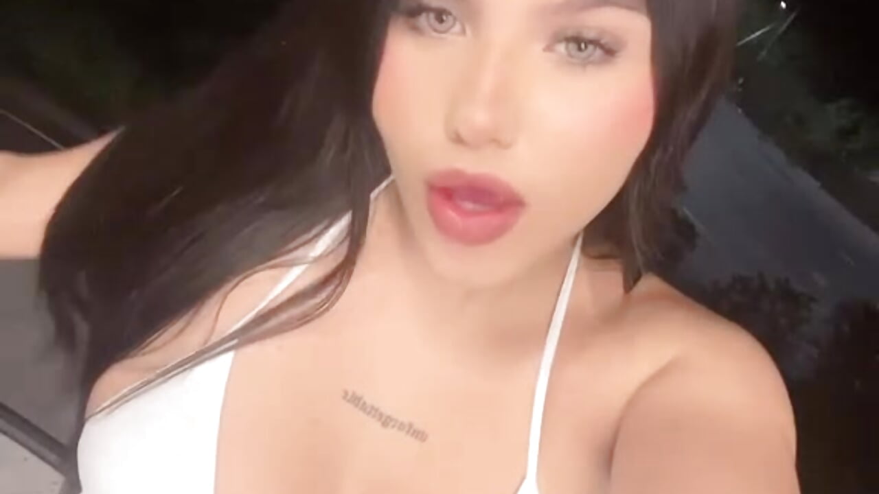 Singing 🔥 - 視頻由 briana_kinky 主播提供