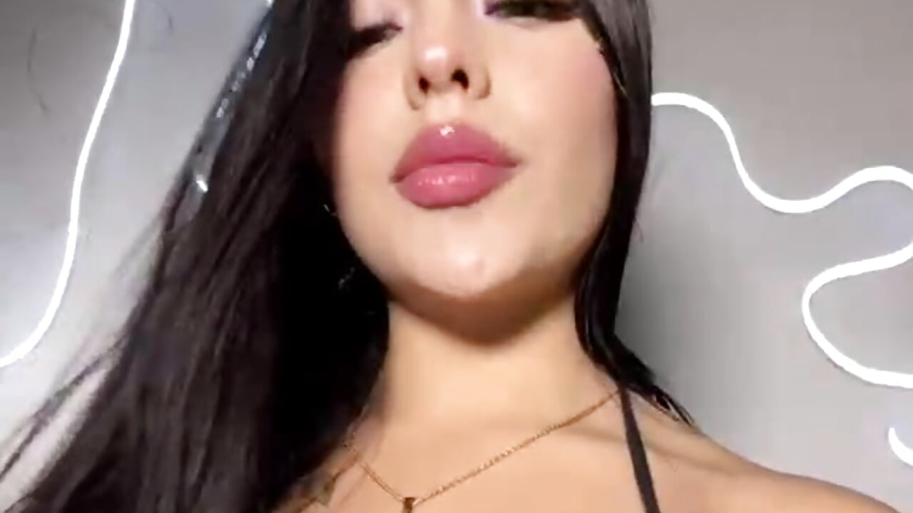 love mee🔥🔥🔥 – video modela na kameri Ariakiss08