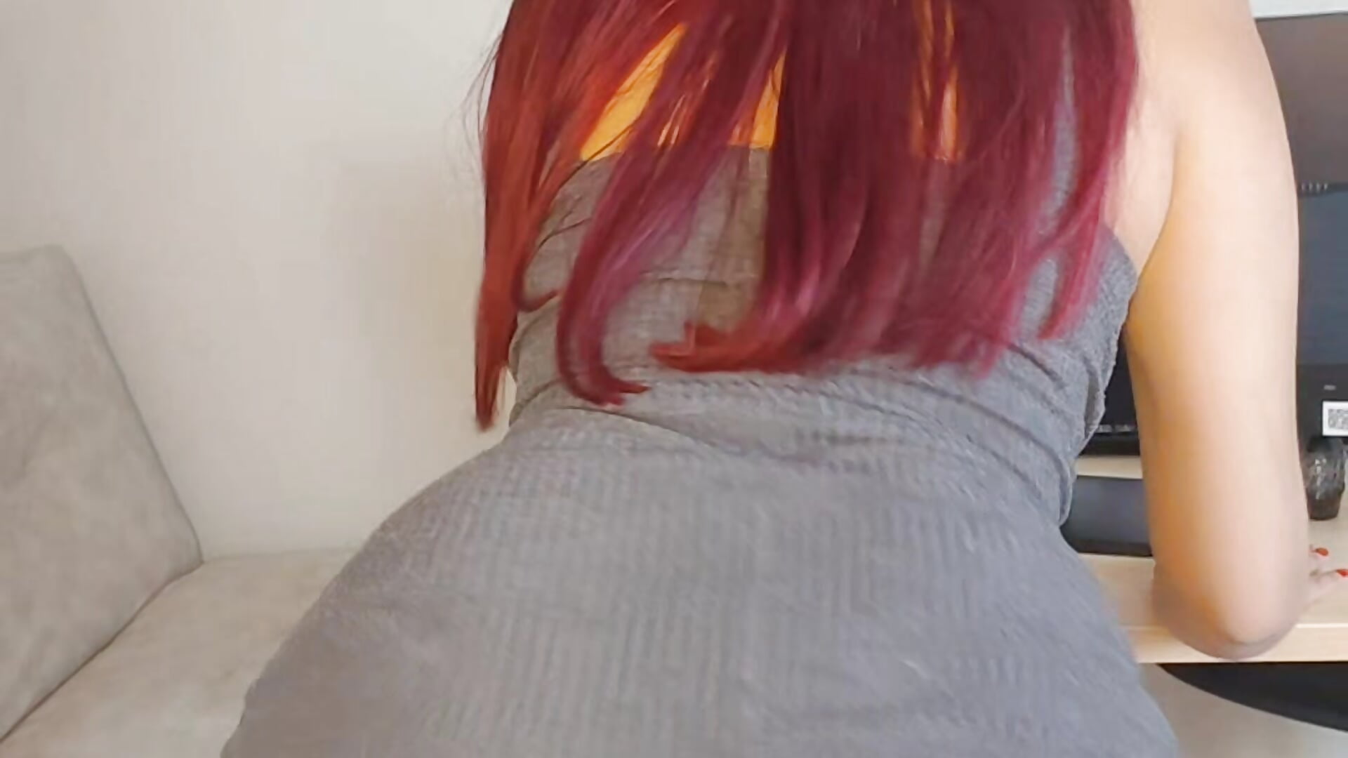 Mm do you like the Wat muy butt cheeks bounce - סרטון של Vixen_Scarlett, דוגמן/ית מצלמה
