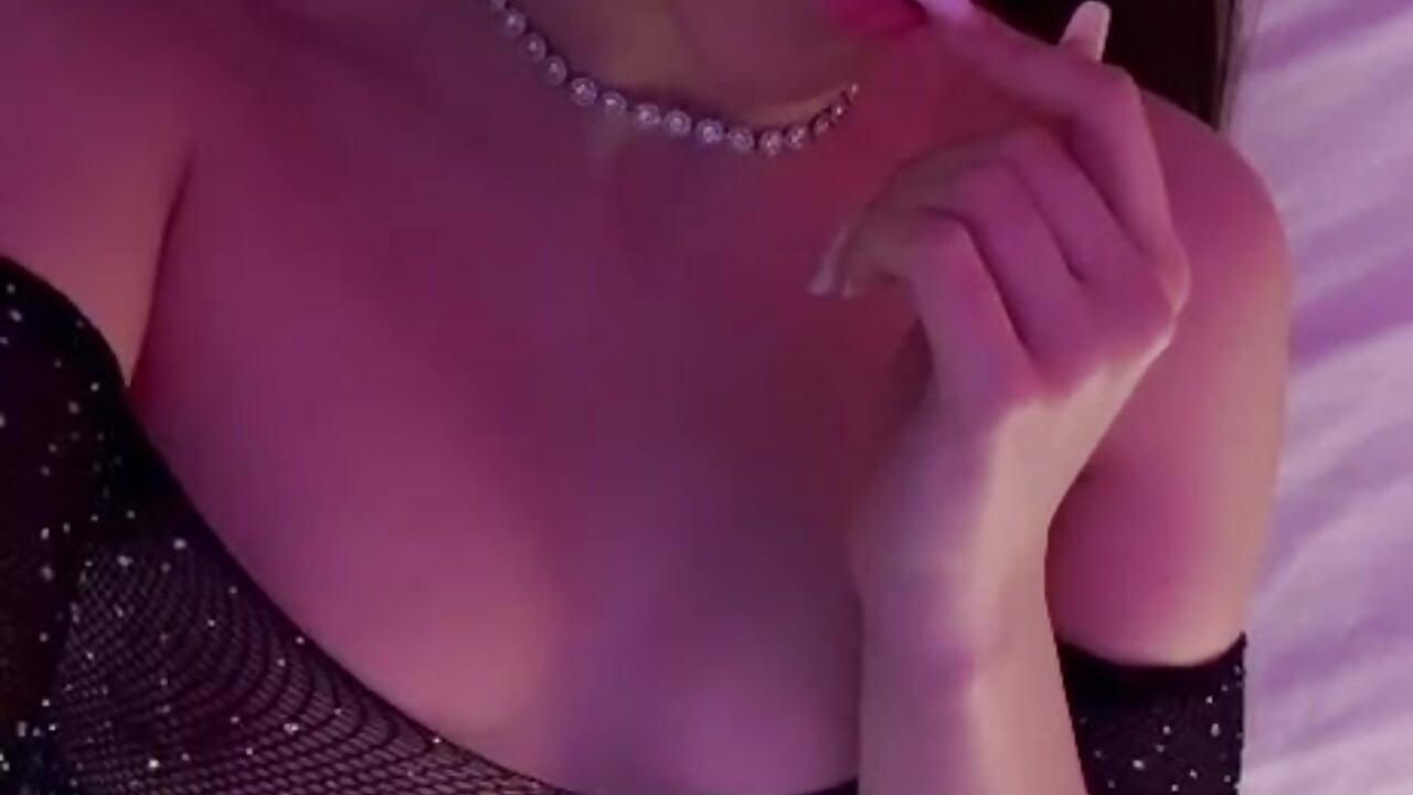 🤤 – video modela na kameri venuss_xx