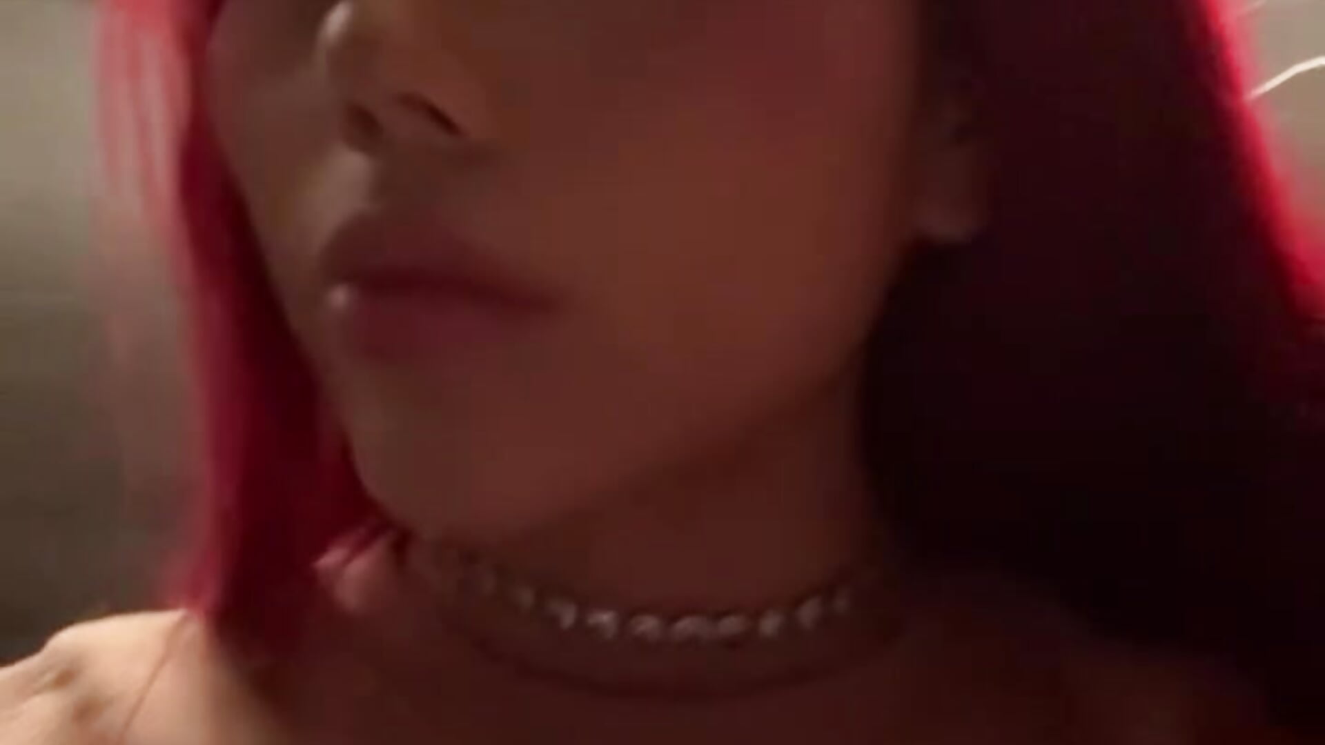 Horny on the mall bathroom 🫣 - Video von caro_lovingss Cam-Model