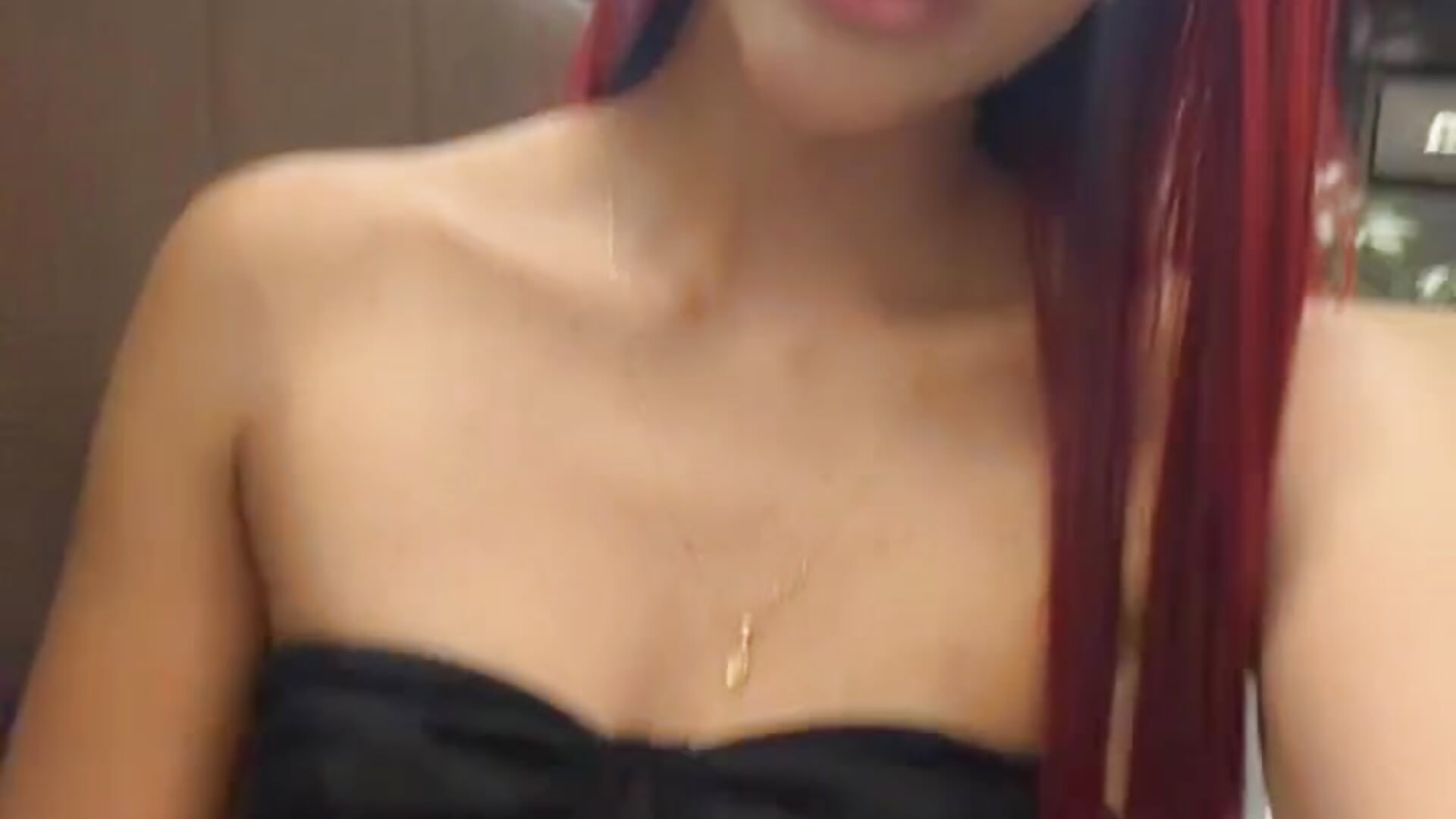 Put me hot in the mall 🔥💋 - video by caro_lovingss