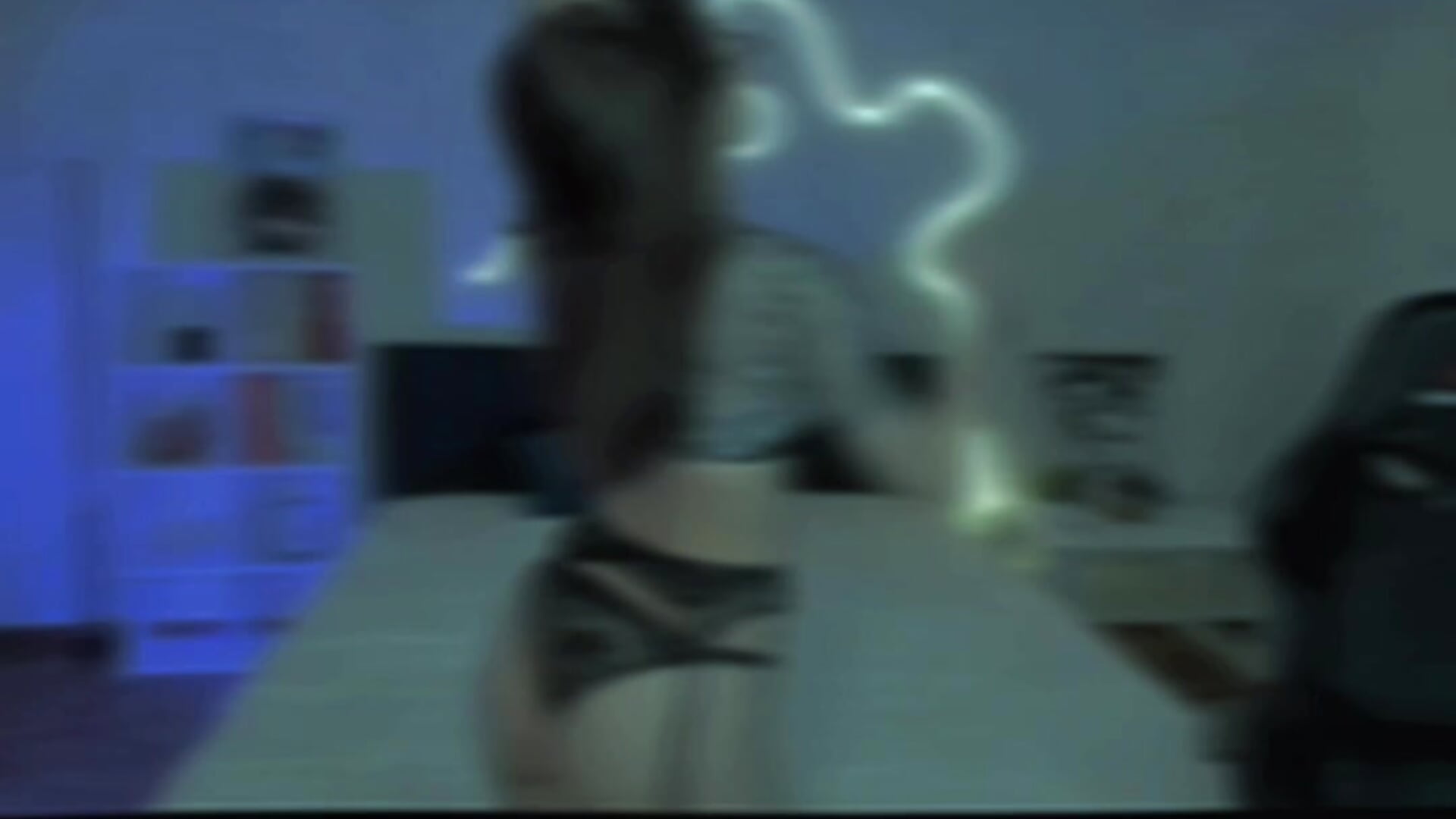 🤍💦 – video modela na kameri Emilia-Erooy