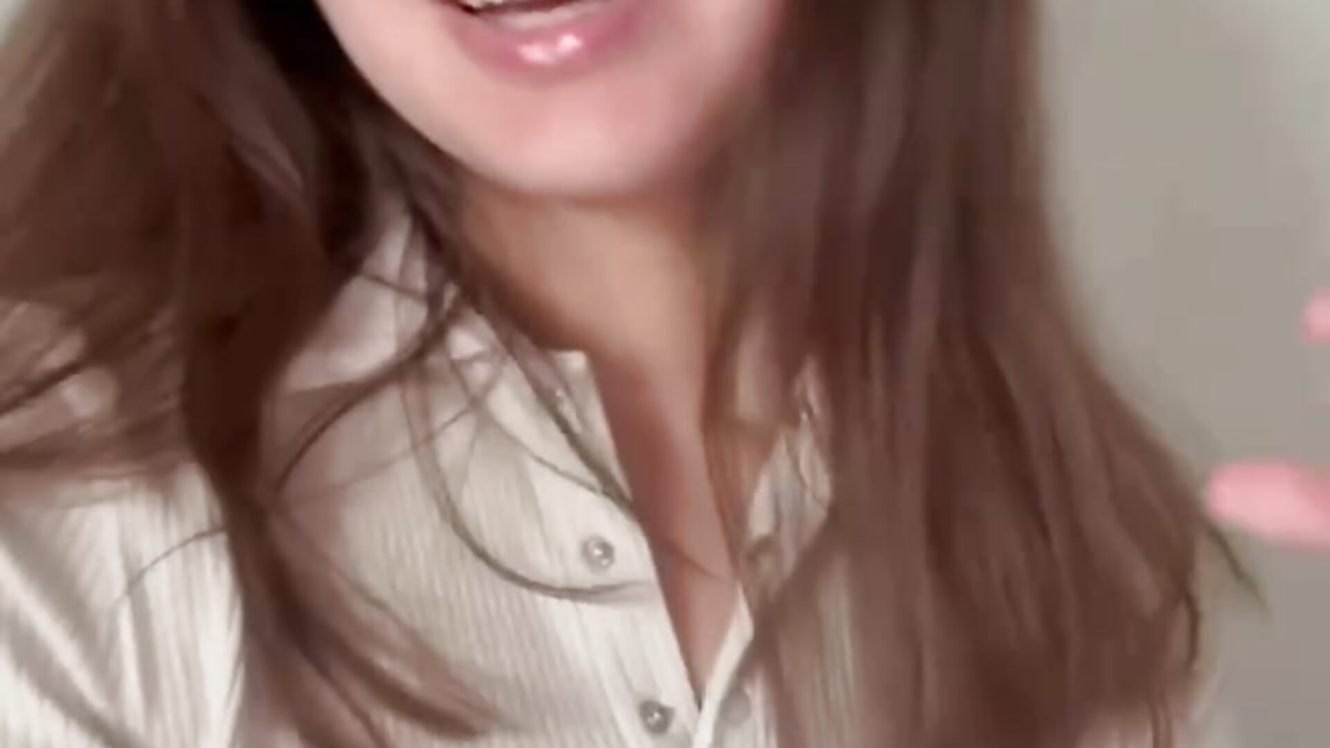 :) - video của người mẫu cam AbbyAtkinson