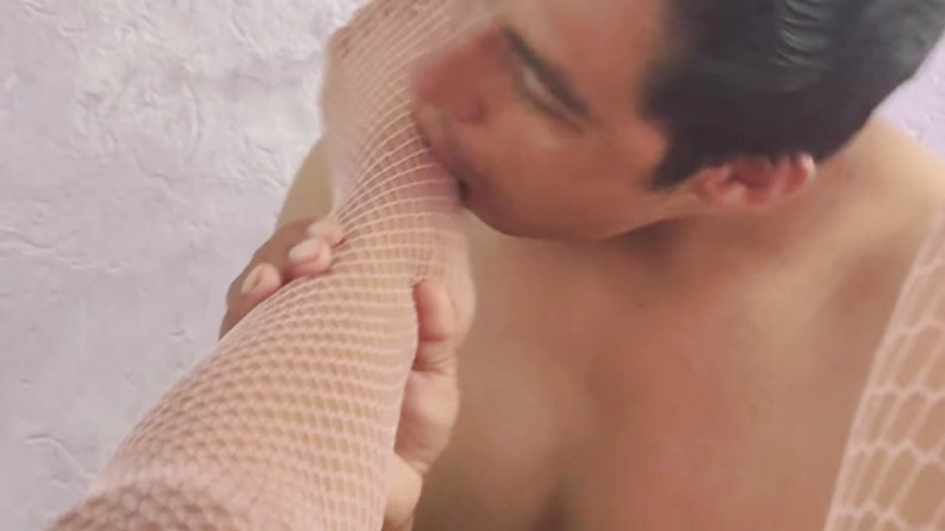 Mi esposo chupando mis pies 👣