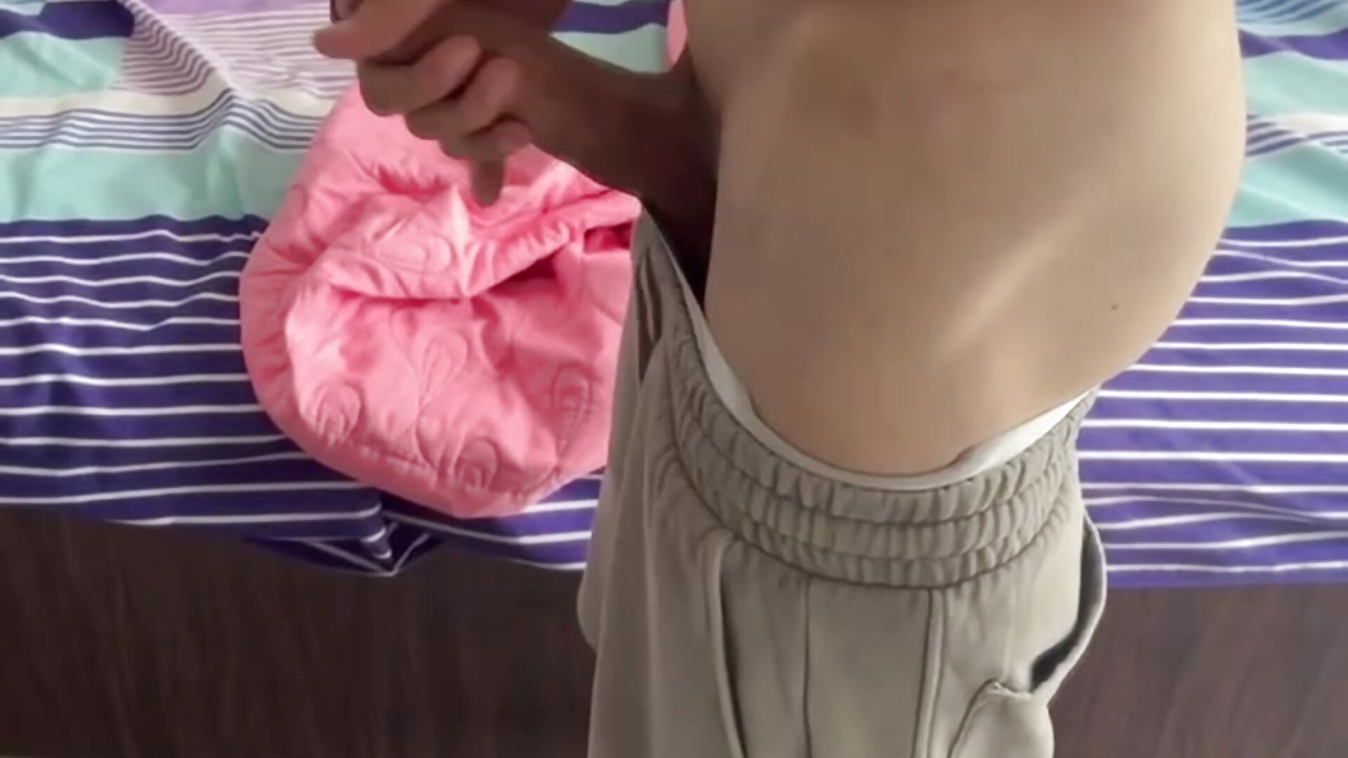 -2185138504167736816 - vídeo de MikCrown modelo de câmara