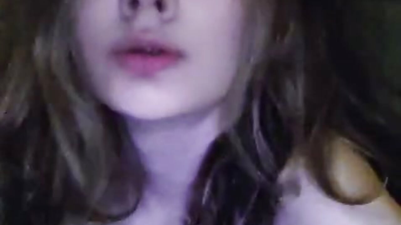 document_5202132477031786062 – video modela na kameri spermblebee