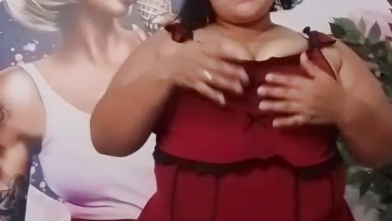 Look at me - video by esmeralda_bigass19 cam model