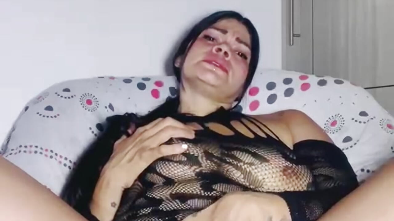 Watch this tight pussy hungry for your cock - วิดีโอโดย JennHornyMilf โมเดลแคม