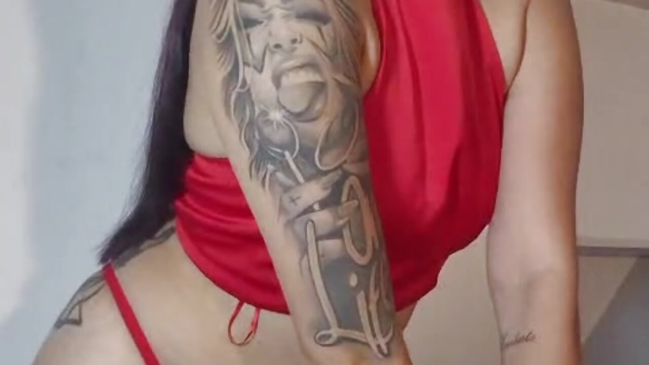 Do you like my tattoos?  🙈 - vídeo de la modelo de cam dalila_hotx1
