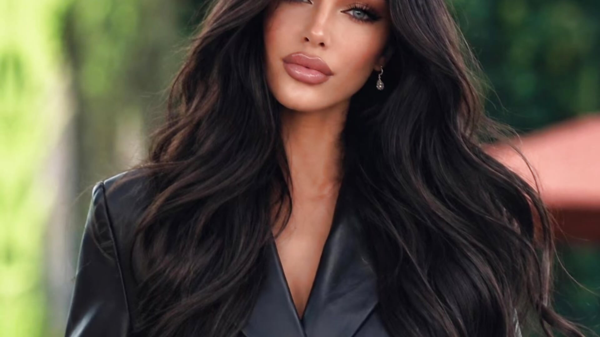 This and a hot 🔥 brunette 🖤 - video by FrancescaBabe18