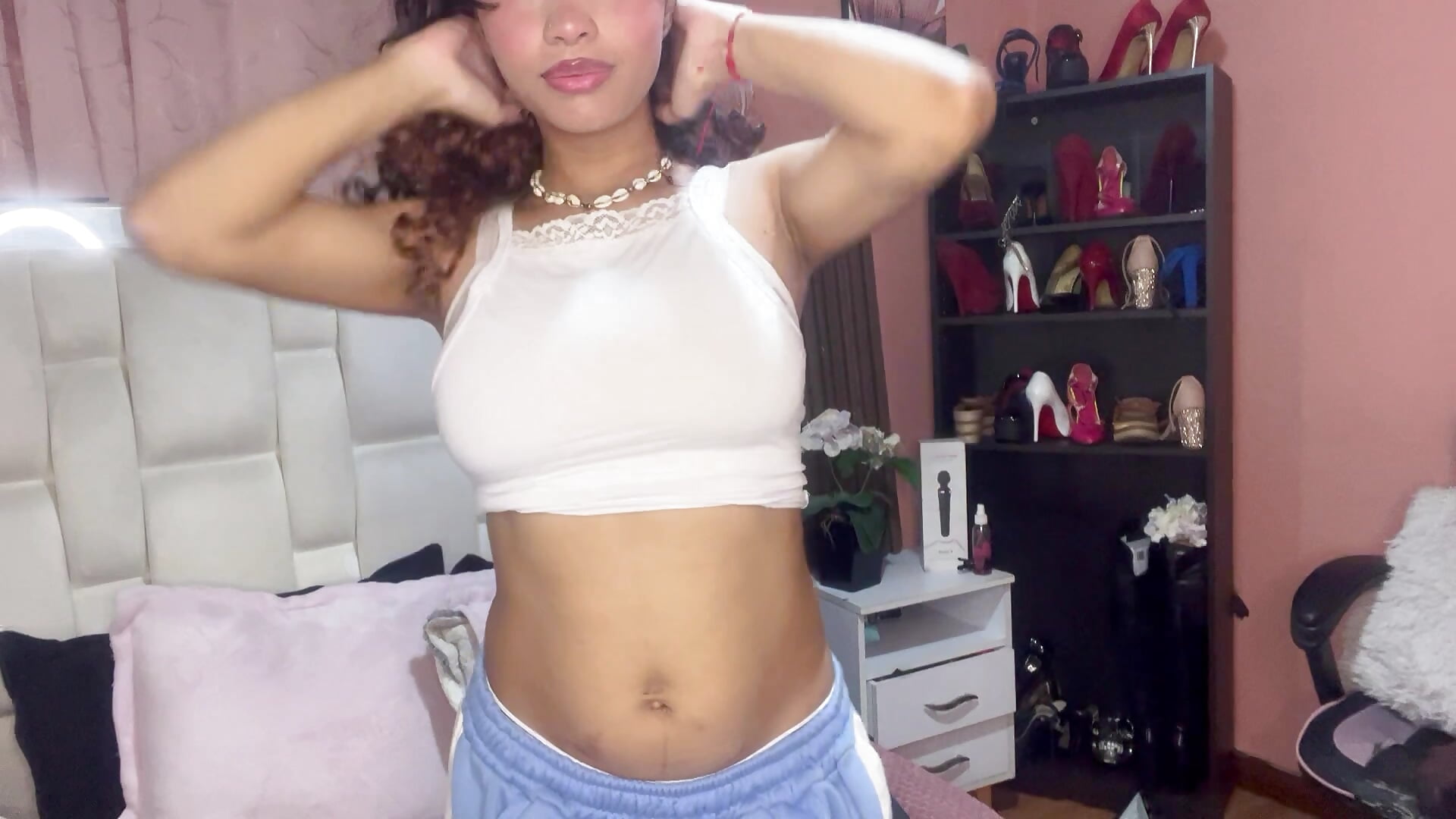 Playful naughty Lexi 😈 – video od webkamerové modelky Lexibennett