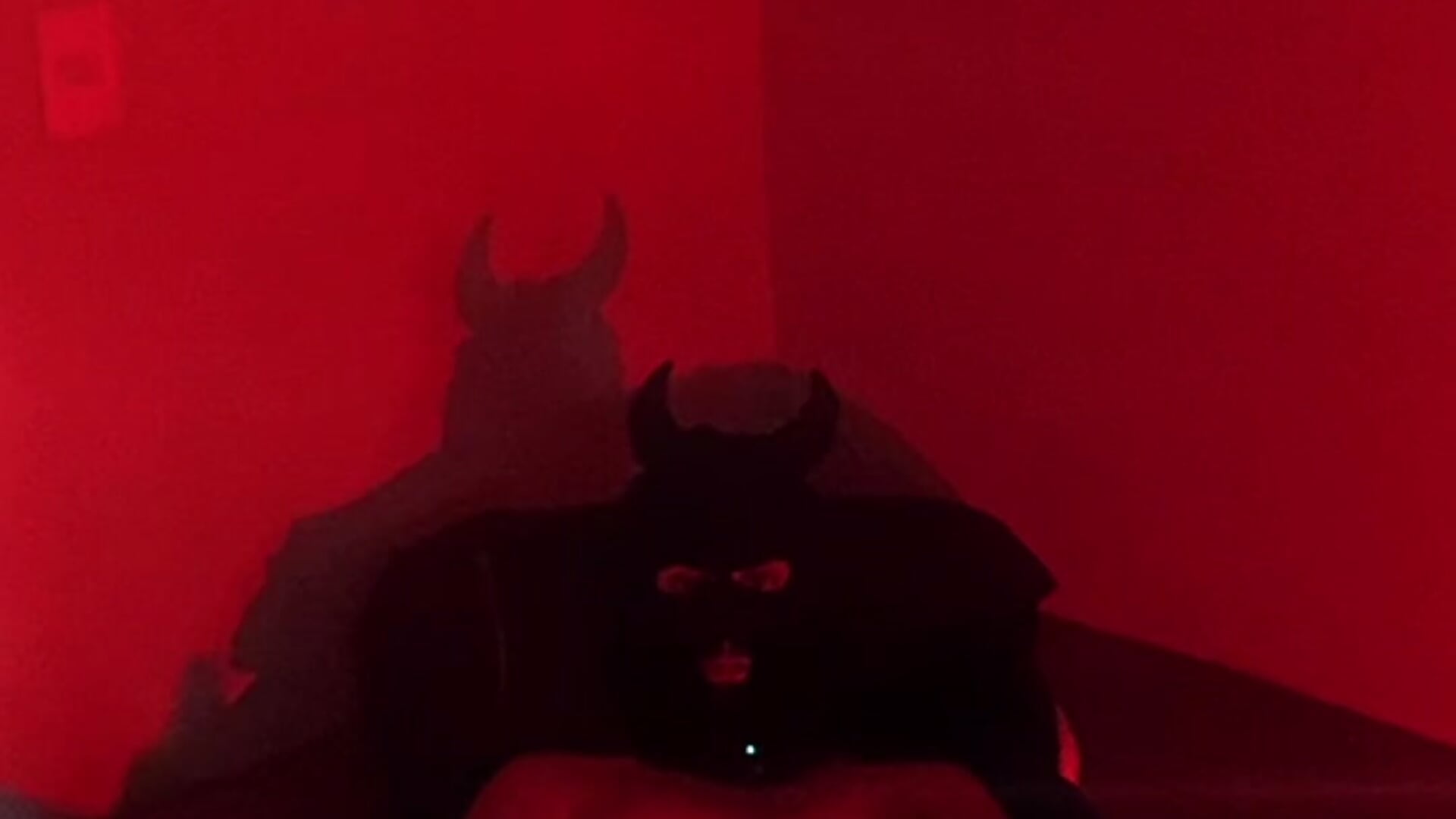 JOI Diabinho: Imaginando seu boquete (Devil JOI: Imagining your blowjob) - סרטון של ospecadosdojacob, דוגמן/ית מצלמה