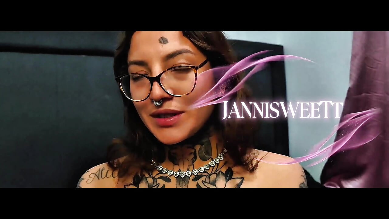 YO – video od webkamerové modelky Jannisweet
