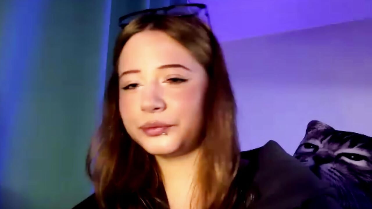 Honey Eyes - video van ElanorGahan cam-model
