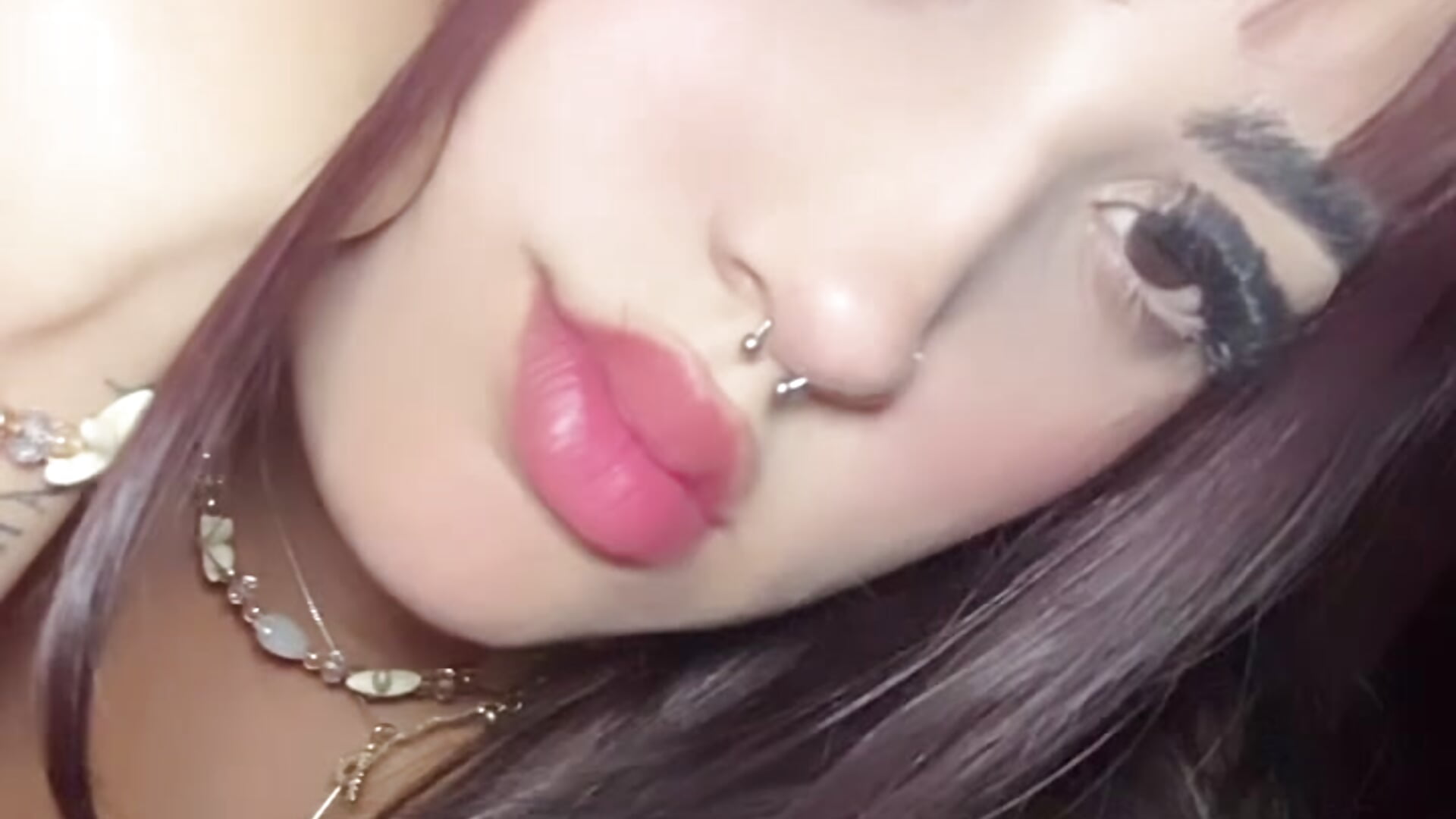 Jaty - video di KatyDoll modella di cam