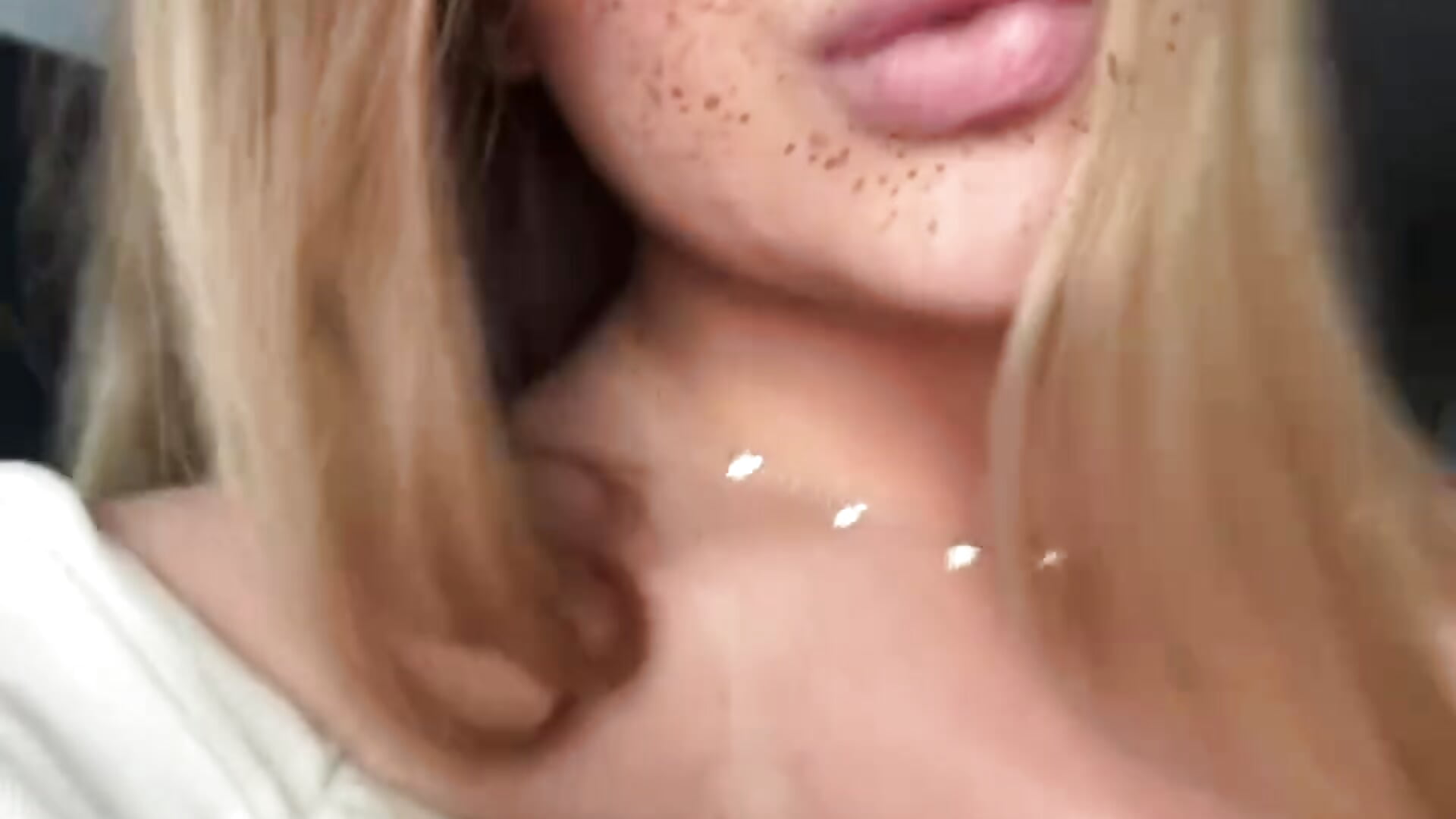 My beautiful hair <3 – video od webkamerové modelky LisiKiss