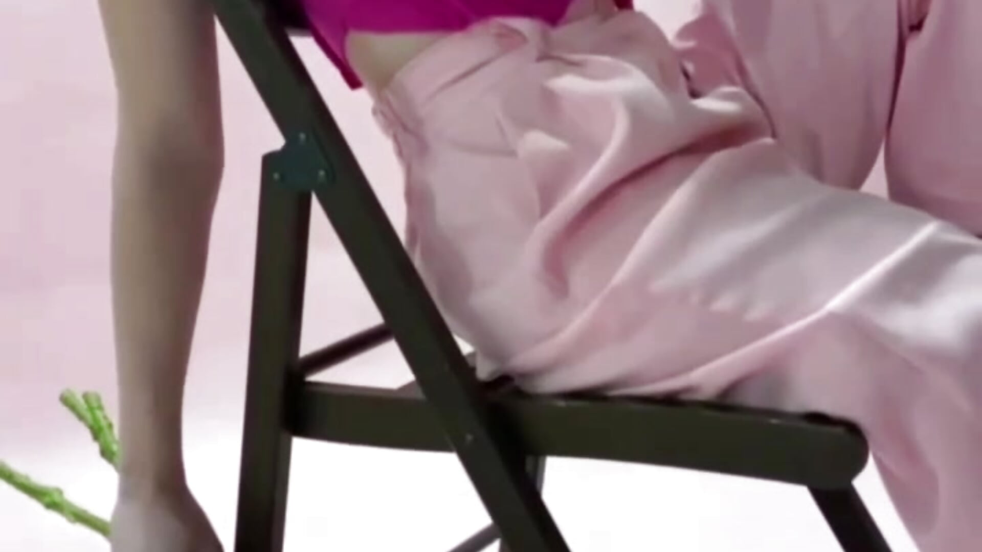 pink with flowers - video di KalynScale modella di cam